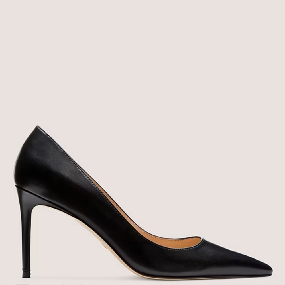 Stuart Weitzman Stilettos size 7. This classic shoe is a staple in every closet